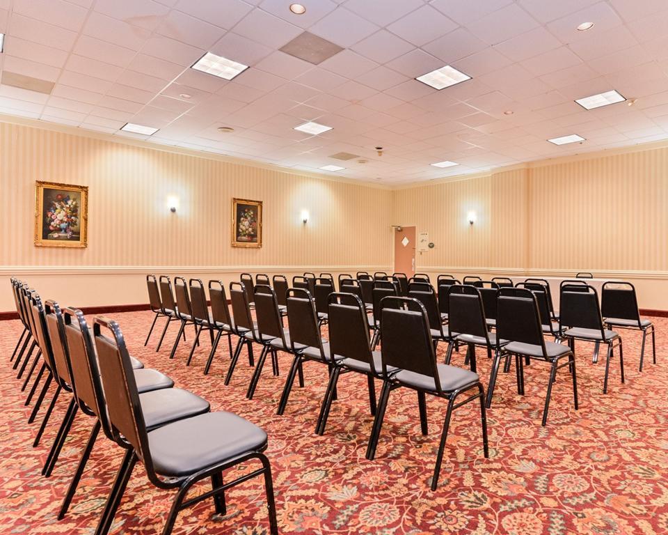 Quality Inn And Suites Conference Center Richmond Exterior foto