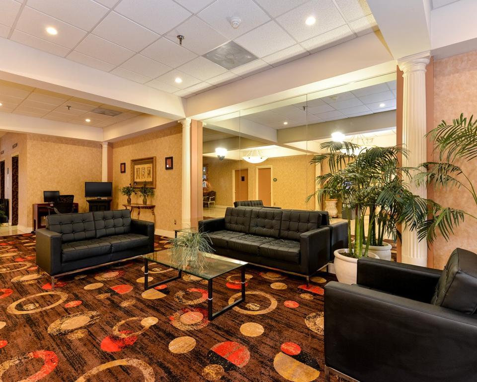 Quality Inn And Suites Conference Center Richmond Exterior foto