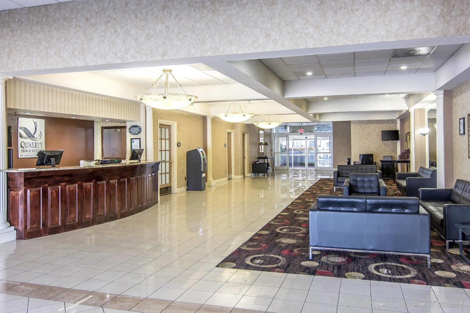 Quality Inn And Suites Conference Center Richmond Exterior foto
