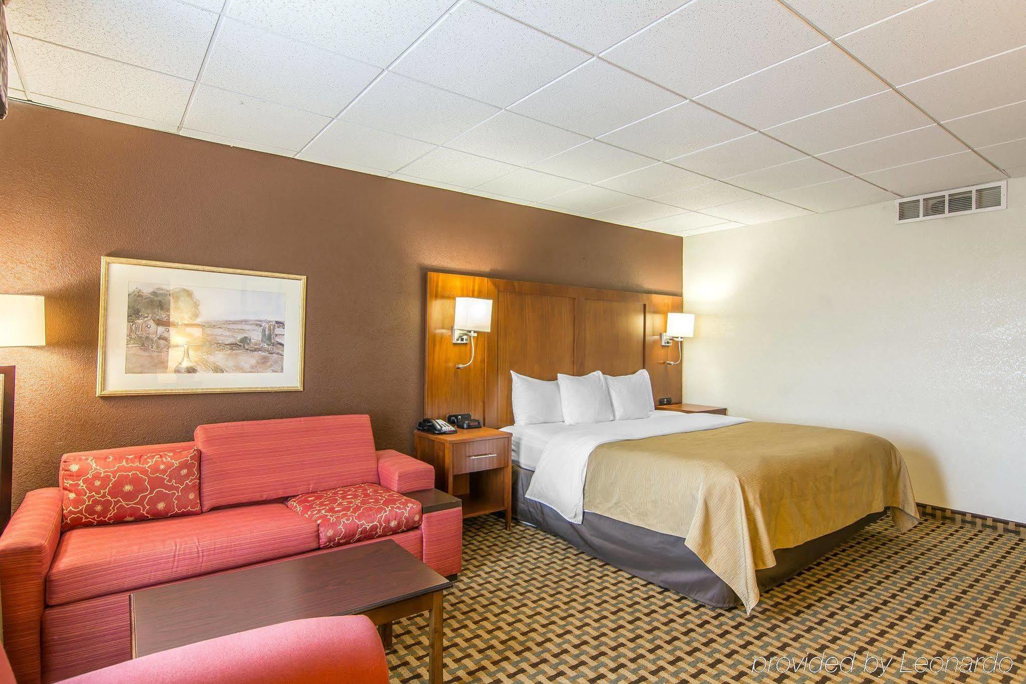Quality Inn And Suites Conference Center Richmond Exterior foto