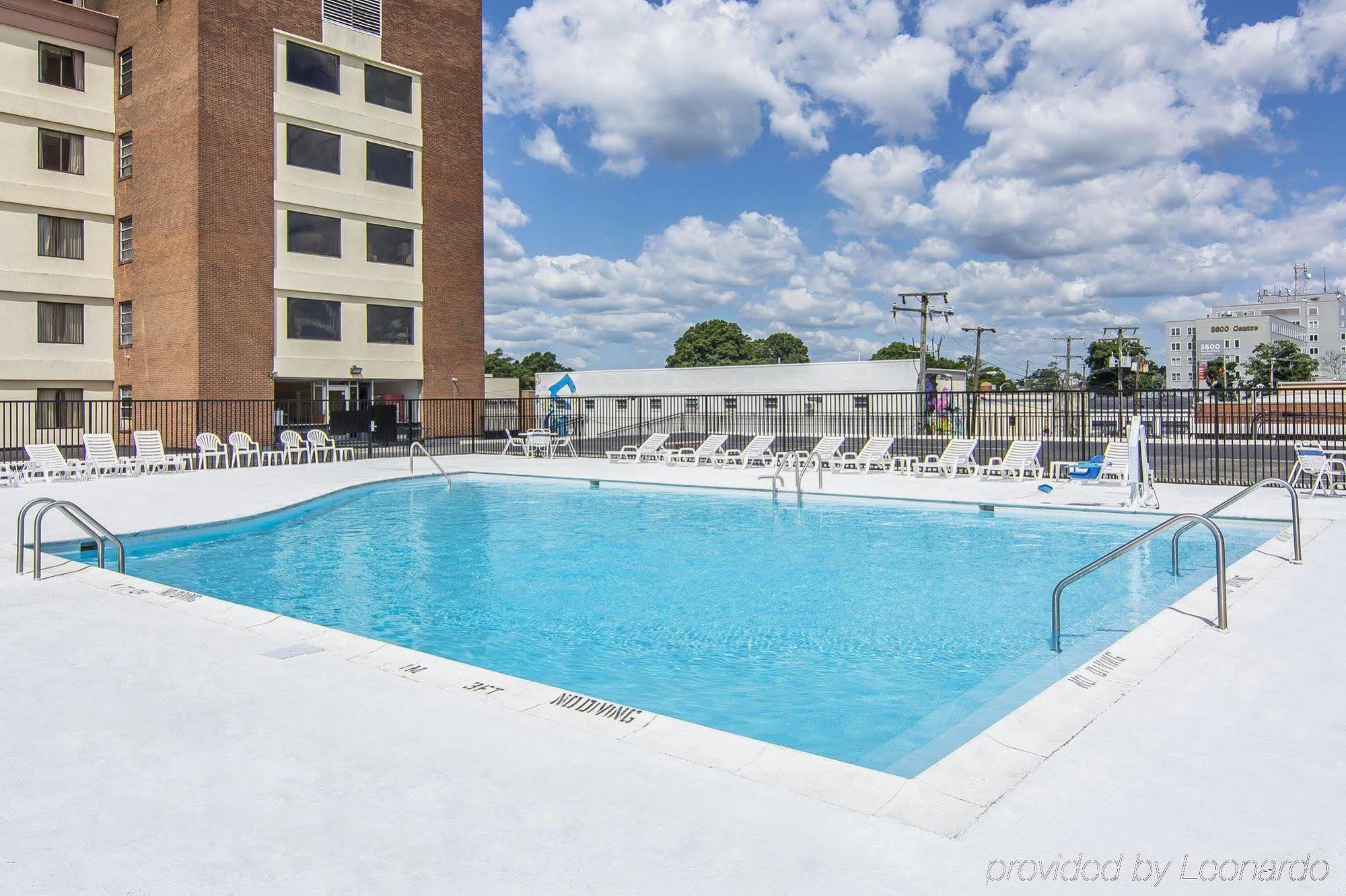 Quality Inn And Suites Conference Center Richmond Exterior foto