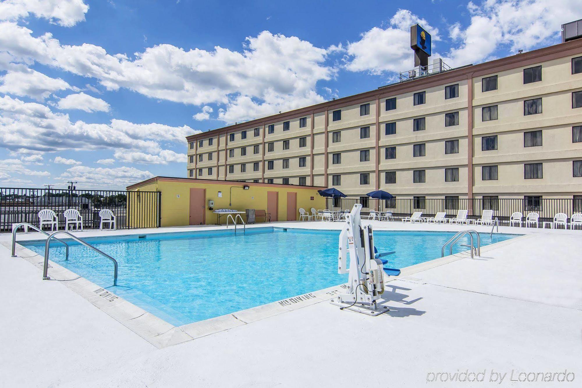 Quality Inn And Suites Conference Center Richmond Exterior foto